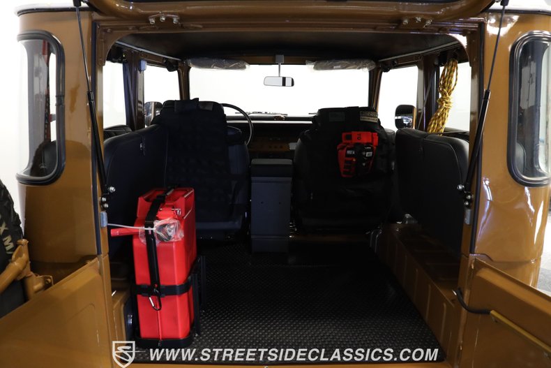 Toyota-Land-cruiser-1978-Butterscotch-Dark-Gray-49