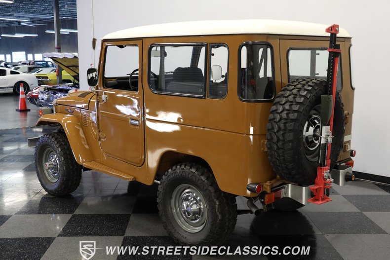 Toyota-Land-cruiser-1978-Butterscotch-Dark-Gray-6