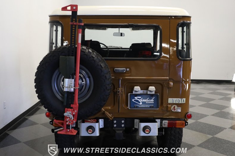 Toyota-Land-cruiser-1978-Butterscotch-Dark-Gray-8