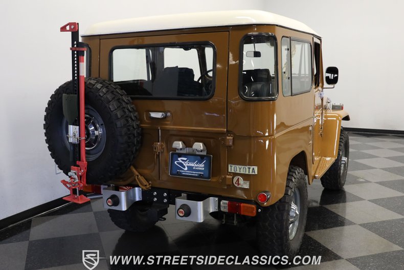 Toyota-Land-cruiser-1978-Butterscotch-Dark-Gray-9