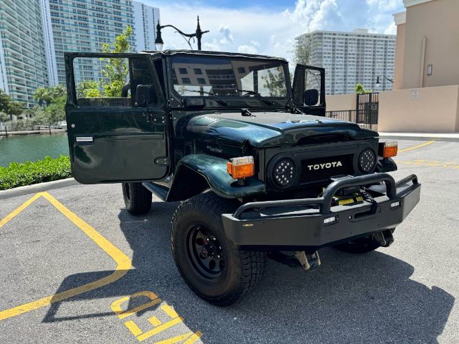 Toyota-Land-cruiser-1978-Green-5
