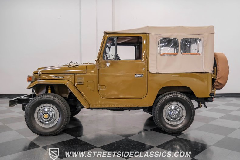 Toyota-Land-cruiser-1978-Olive-Mandarin-Orange-1