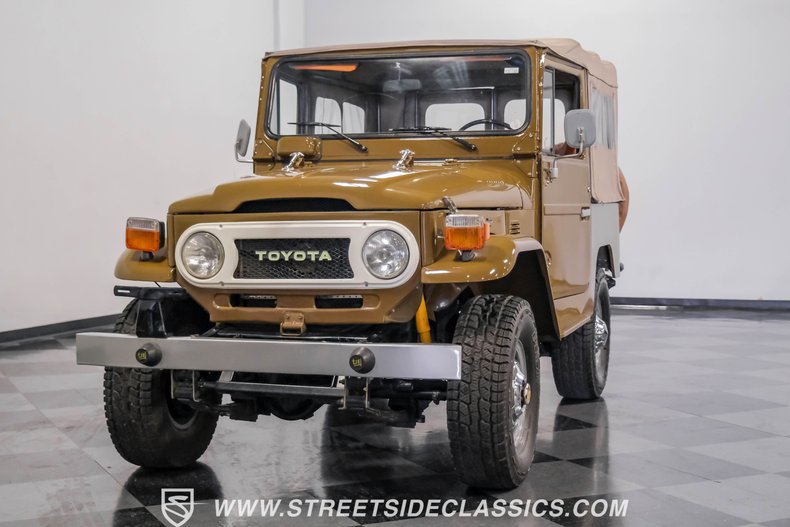 Toyota-Land-cruiser-1978-Olive-Mandarin-Orange-10