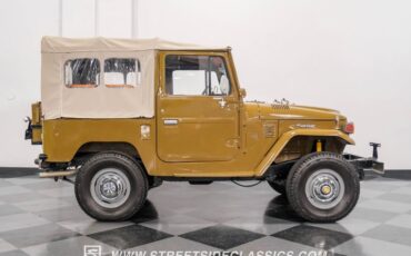 Toyota-Land-cruiser-1978-Olive-Mandarin-Orange-13