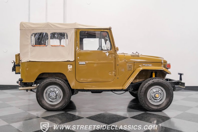 Toyota-Land-cruiser-1978-Olive-Mandarin-Orange-13