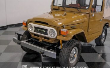 Toyota-Land-cruiser-1978-Olive-Mandarin-Orange-14