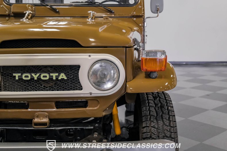 Toyota-Land-cruiser-1978-Olive-Mandarin-Orange-15