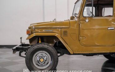 Toyota-Land-cruiser-1978-Olive-Mandarin-Orange-20