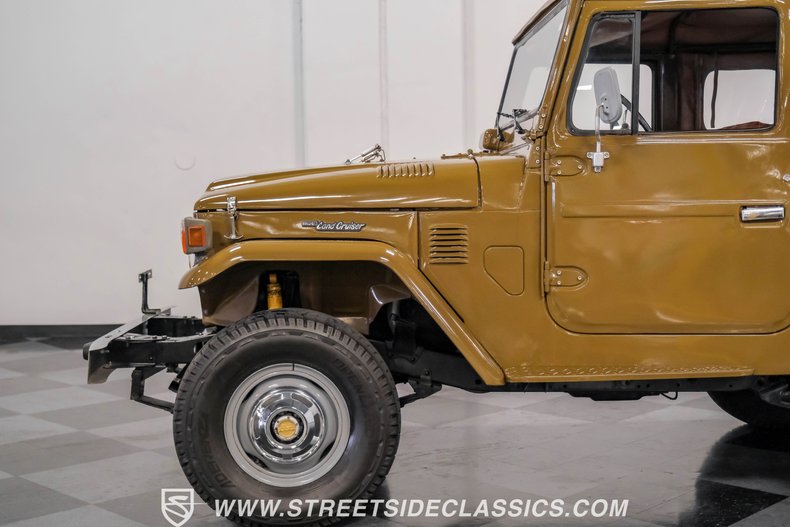 Toyota-Land-cruiser-1978-Olive-Mandarin-Orange-20