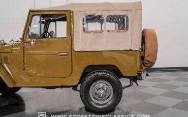 Toyota-Land-cruiser-1978-Olive-Mandarin-Orange-21