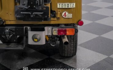 Toyota-Land-cruiser-1978-Olive-Mandarin-Orange-23