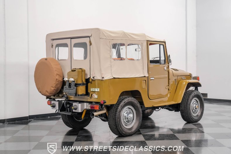Toyota-Land-cruiser-1978-Olive-Mandarin-Orange-24