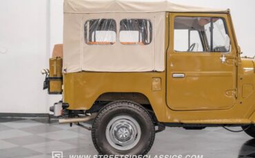 Toyota-Land-cruiser-1978-Olive-Mandarin-Orange-26