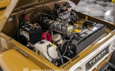 Toyota-Land-cruiser-1978-Olive-Mandarin-Orange-31