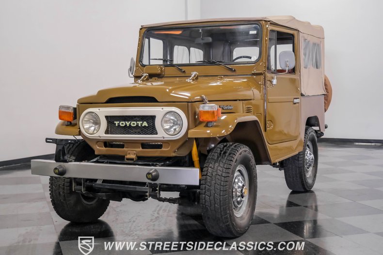 Toyota-Land-cruiser-1978-Olive-Mandarin-Orange-4