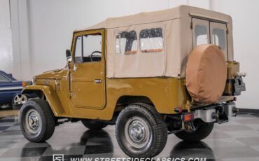 Toyota-Land-cruiser-1978-Olive-Mandarin-Orange-6
