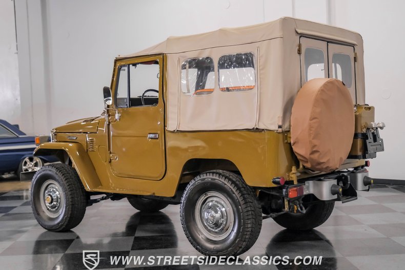 Toyota-Land-cruiser-1978-Olive-Mandarin-Orange-6