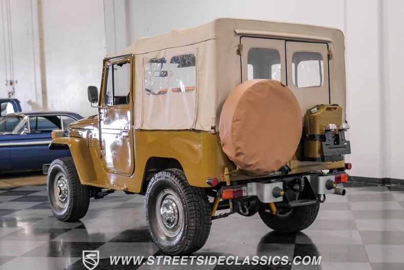Toyota-Land-cruiser-1978-Olive-Mandarin-Orange-7