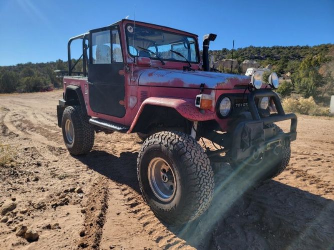 Toyota-Land-cruiser-1978-Red-23