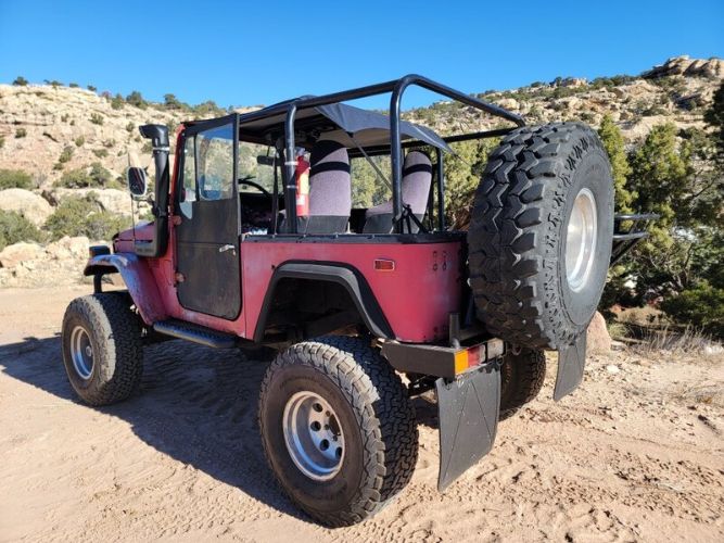 Toyota-Land-cruiser-1978-Red-26