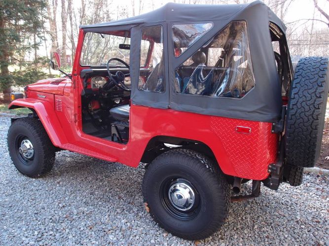 Toyota-Land-cruiser-1978-Red-Black-12