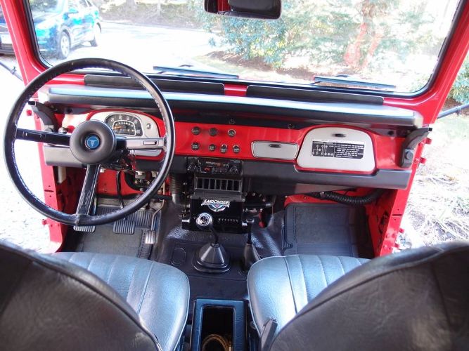 Toyota-Land-cruiser-1978-Red-Black-7