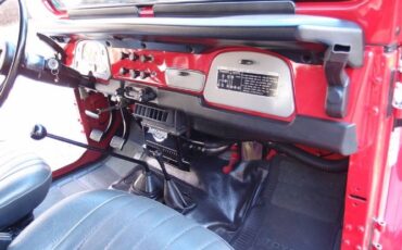 Toyota-Land-cruiser-1978-Red-Black-9