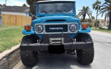 Toyota-Land-cruiser-1979-Blue-1