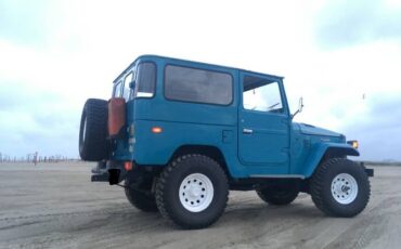 Toyota-Land-cruiser-1979-Blue