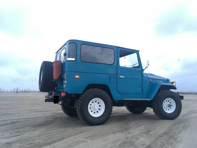 Toyota-Land-cruiser-1979-Blue