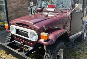 Toyota-Land-cruiser-1979-Maroon-Black