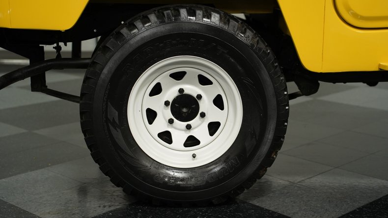 Toyota-Land-cruiser-1979-Mustard-Yellow-Black-11