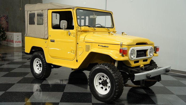 Toyota-Land-cruiser-1979-Mustard-Yellow-Black-23
