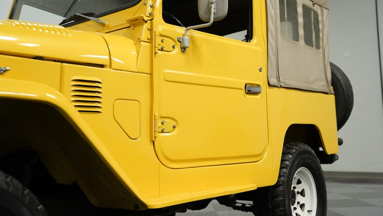Toyota-Land-cruiser-1979-Mustard-Yellow-Black-28