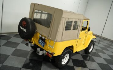 Toyota-Land-cruiser-1979-Mustard-Yellow-Black-32