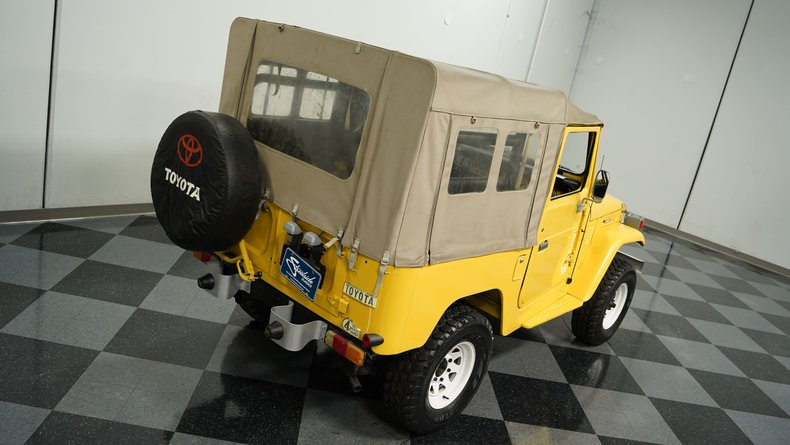 Toyota-Land-cruiser-1979-Mustard-Yellow-Black-32