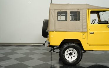 Toyota-Land-cruiser-1979-Mustard-Yellow-Black-35
