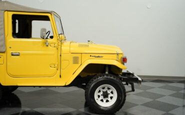 Toyota-Land-cruiser-1979-Mustard-Yellow-Black-36