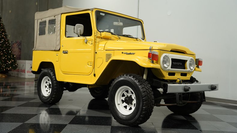 Toyota-Land-cruiser-1979-Mustard-Yellow-Black-37