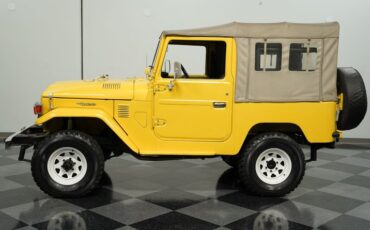 Toyota-Land-cruiser-1979-Mustard-Yellow-Black
