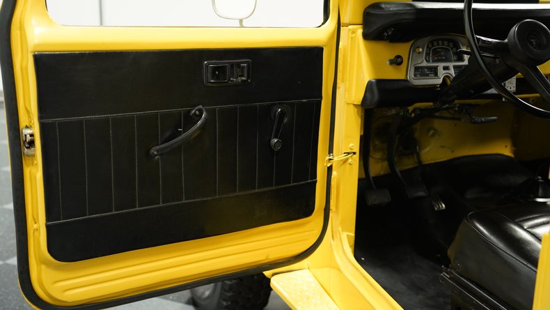 Toyota-Land-cruiser-1979-Mustard-Yellow-Black-41