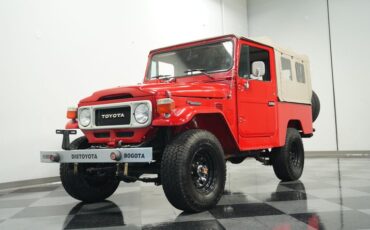 Toyota-Land-cruiser-1979-Red-Black-18