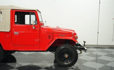 Toyota-Land-cruiser-1979-Red-Black-25