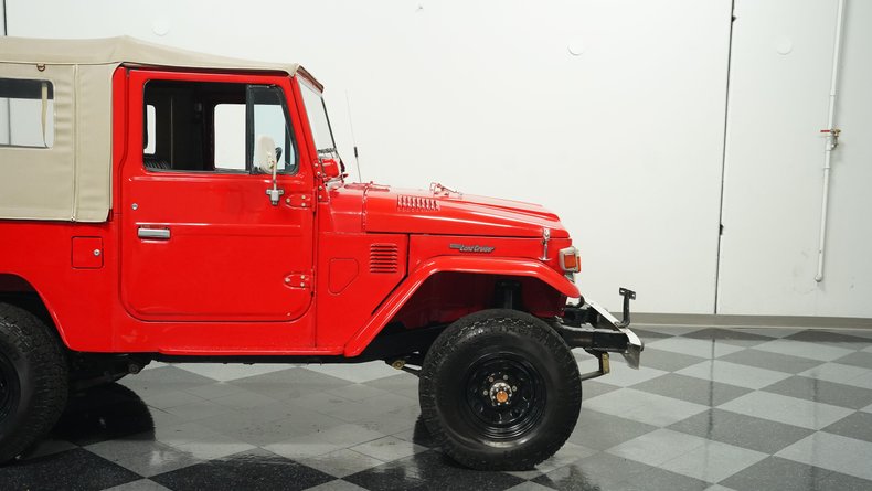 Toyota-Land-cruiser-1979-Red-Black-25