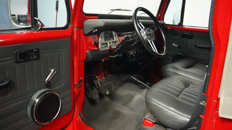 Toyota-Land-cruiser-1979-Red-Black-3