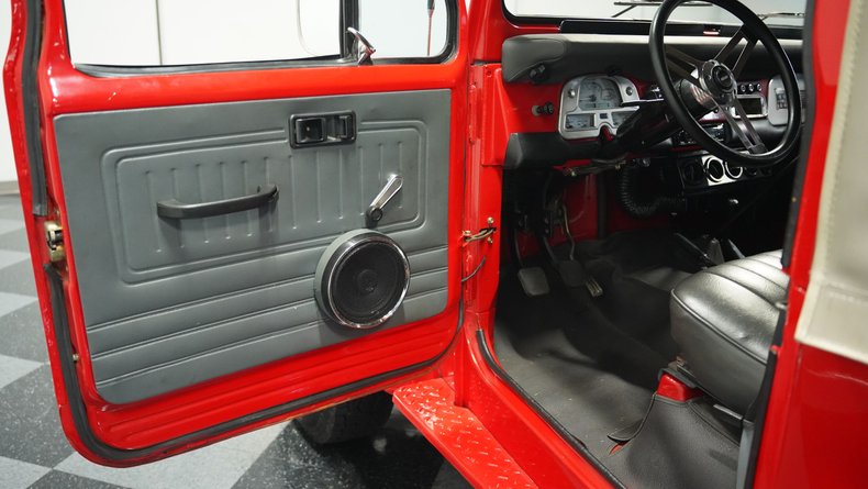 Toyota-Land-cruiser-1979-Red-Black-30
