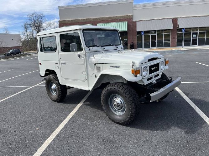 Toyota-Land-cruiser-1979-White-22