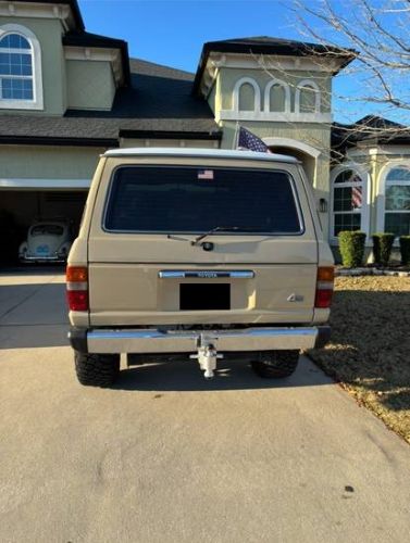 Toyota-Land-cruiser-1981-12