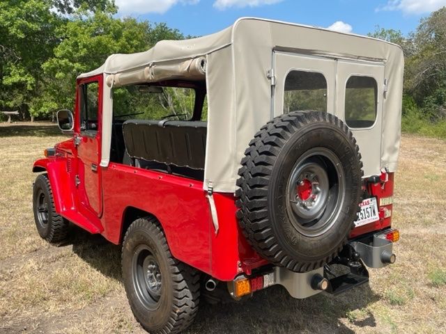 Toyota-Land-cruiser-1982-10