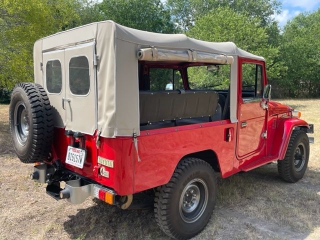 Toyota-Land-cruiser-1982-7